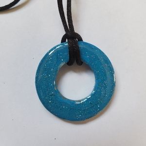 Blue Pendant 20'' Necklace.